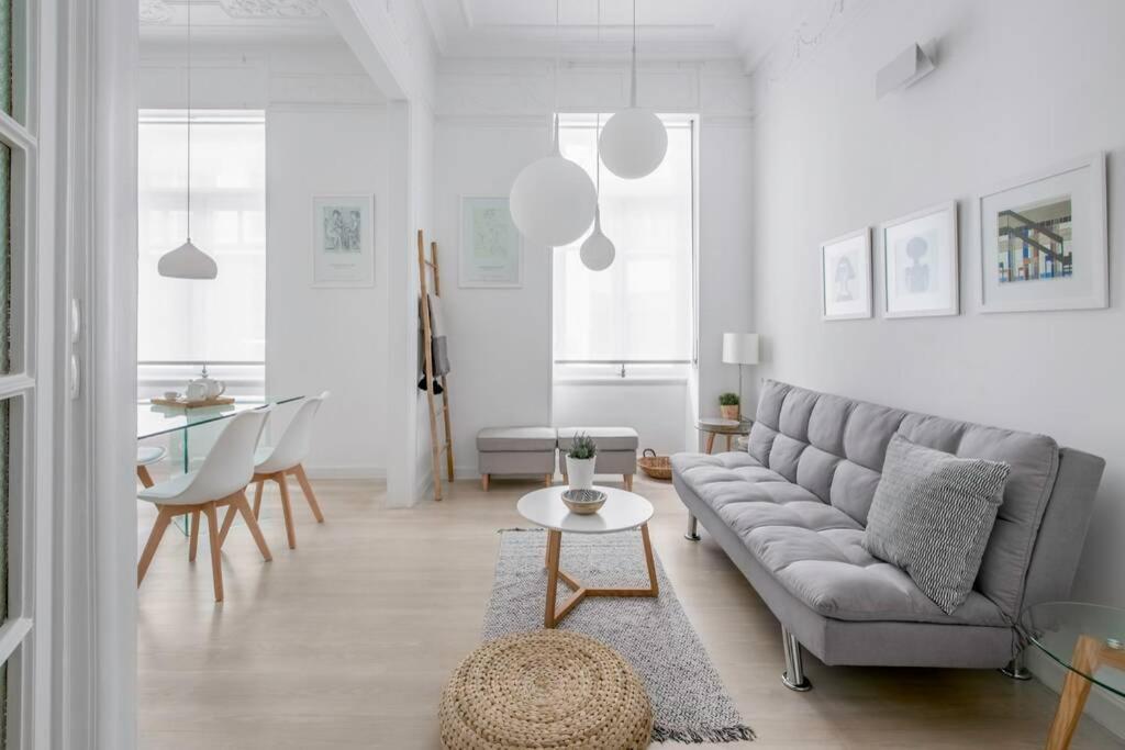 Athens Center Modern Apt In Art Nouveau Building Bagian luar foto