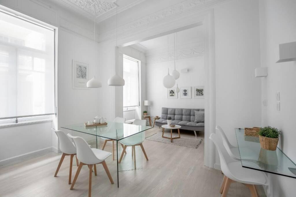 Athens Center Modern Apt In Art Nouveau Building Bagian luar foto