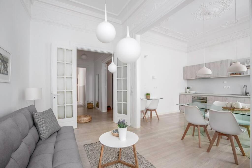 Athens Center Modern Apt In Art Nouveau Building Bagian luar foto