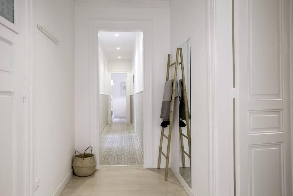 Athens Center Modern Apt In Art Nouveau Building Bagian luar foto