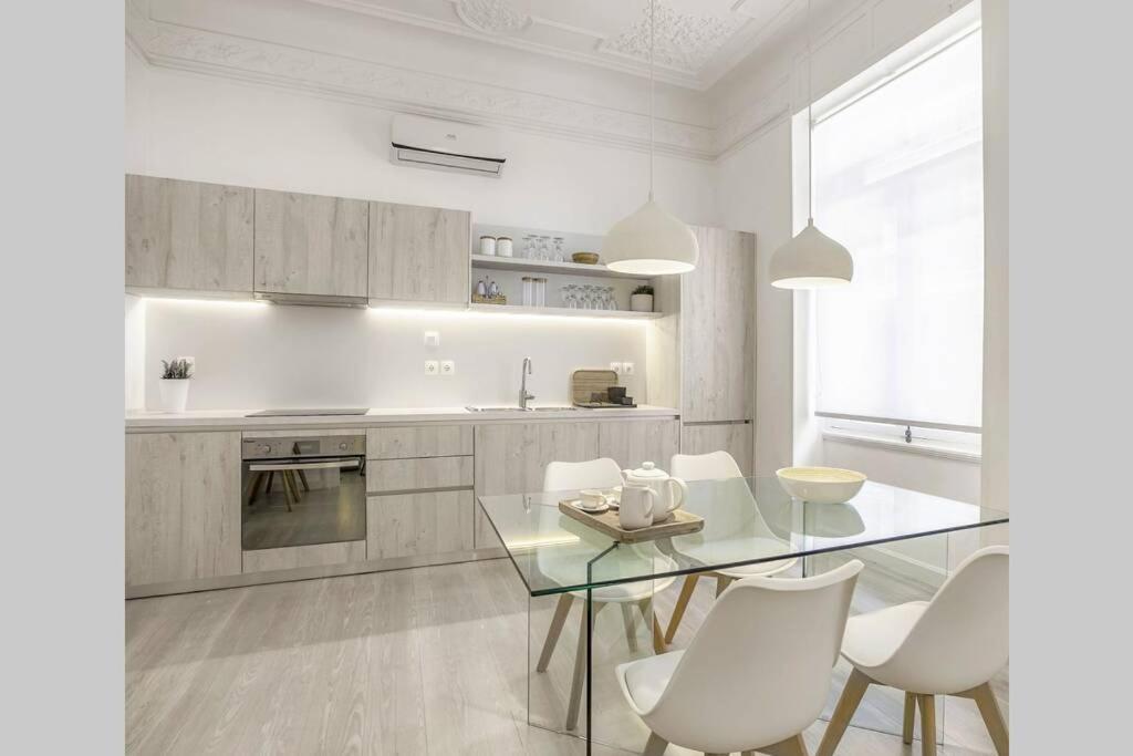 Athens Center Modern Apt In Art Nouveau Building Bagian luar foto