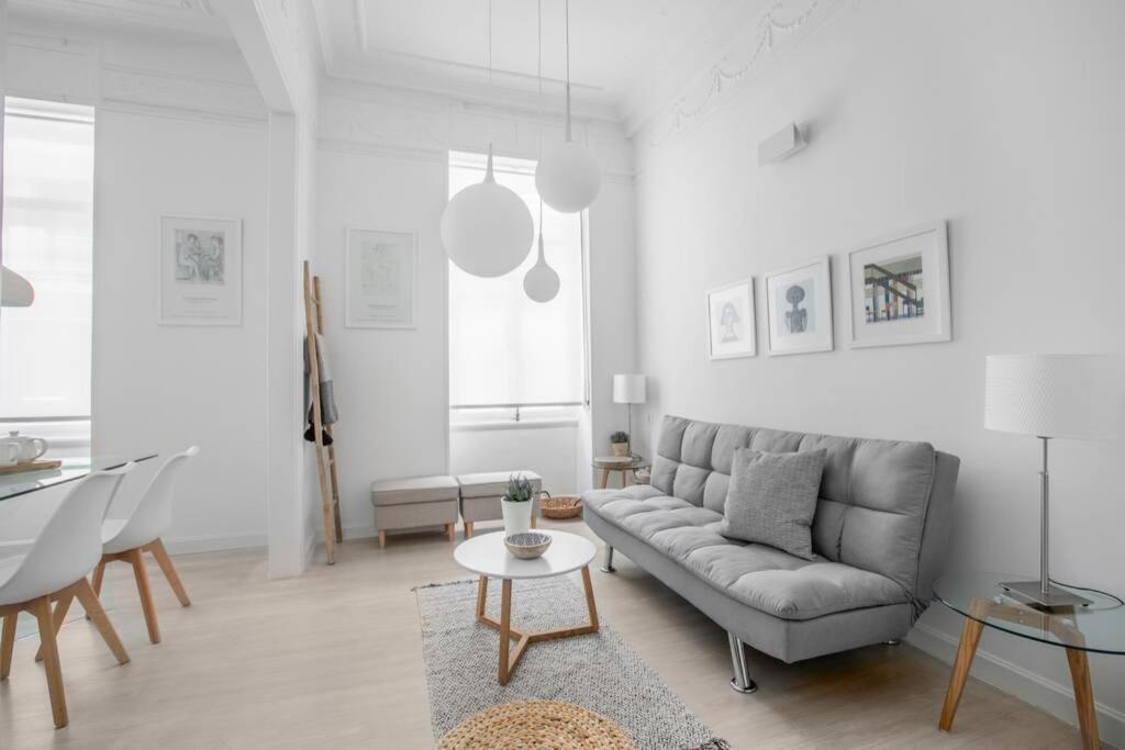 Athens Center Modern Apt In Art Nouveau Building Bagian luar foto
